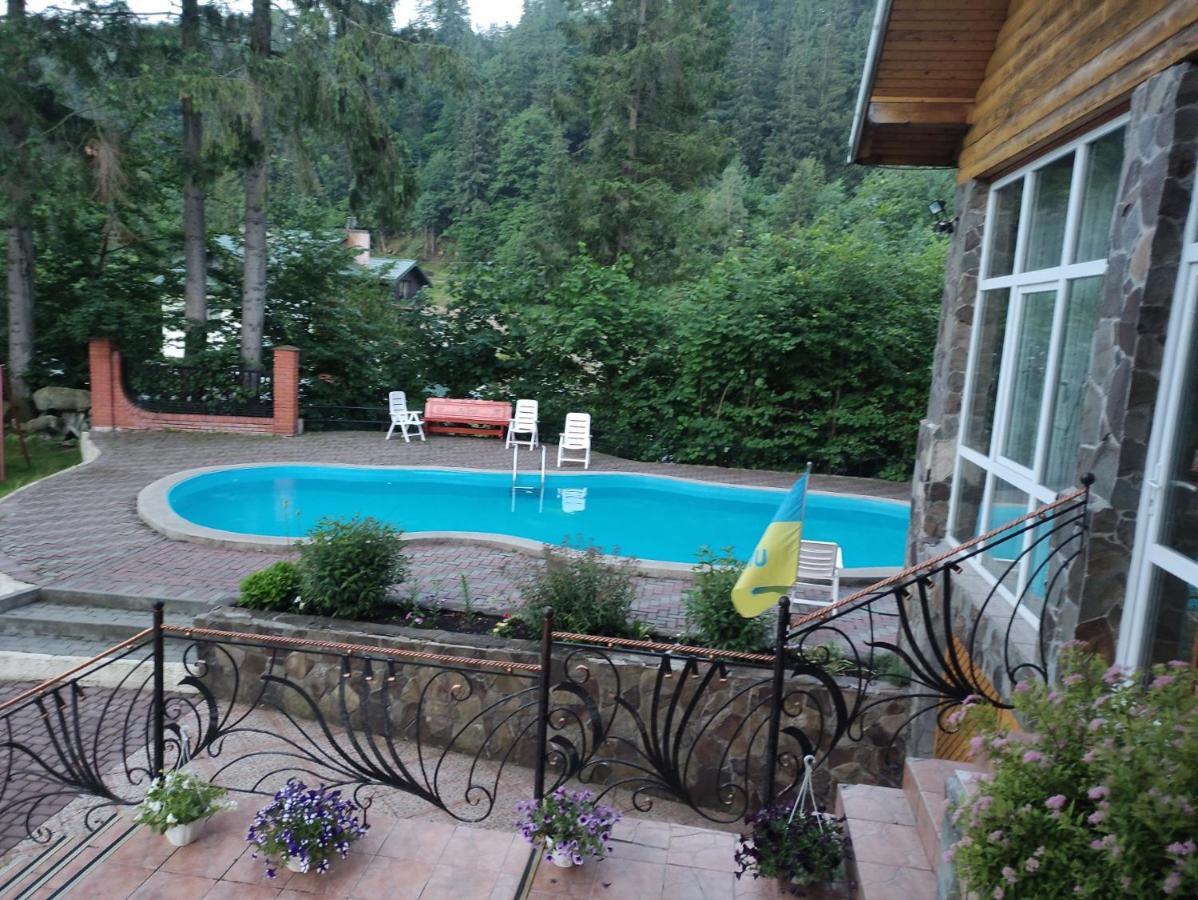 Лелеч Hotel Tatariv Kültér fotó