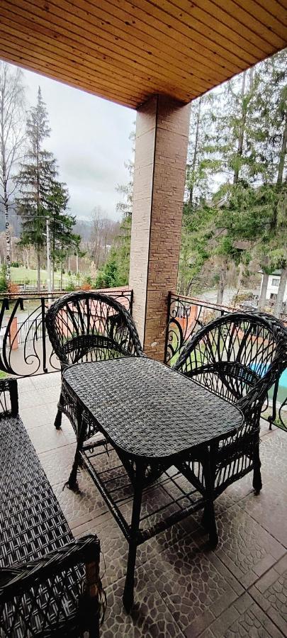 Лелеч Hotel Tatariv Kültér fotó