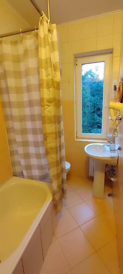Лелеч Hotel Tatariv Kültér fotó