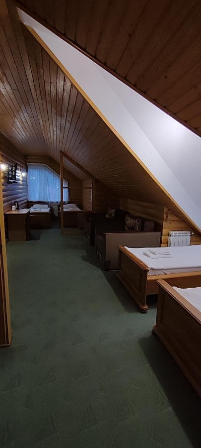 Лелеч Hotel Tatariv Kültér fotó