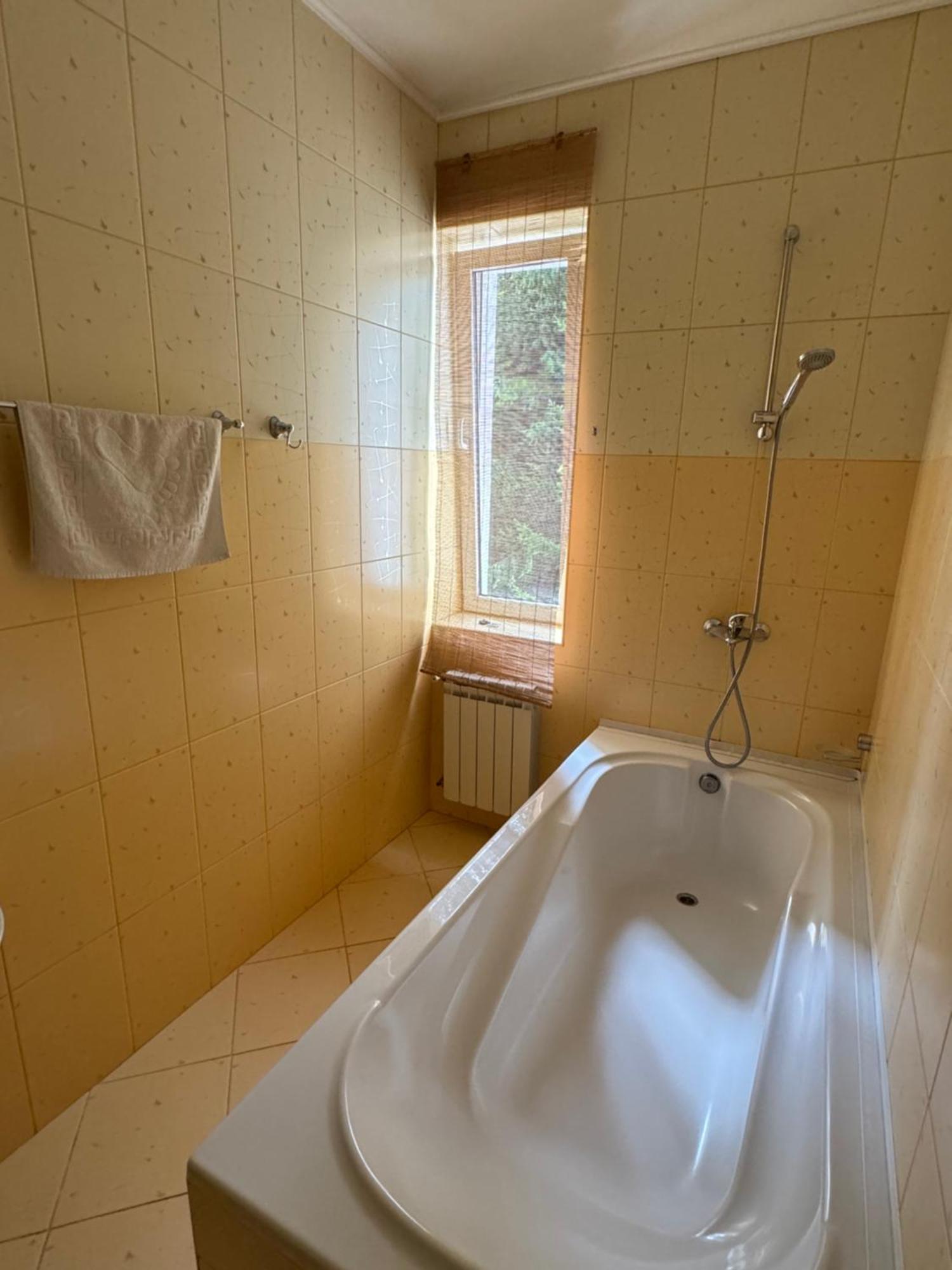 Лелеч Hotel Tatariv Kültér fotó