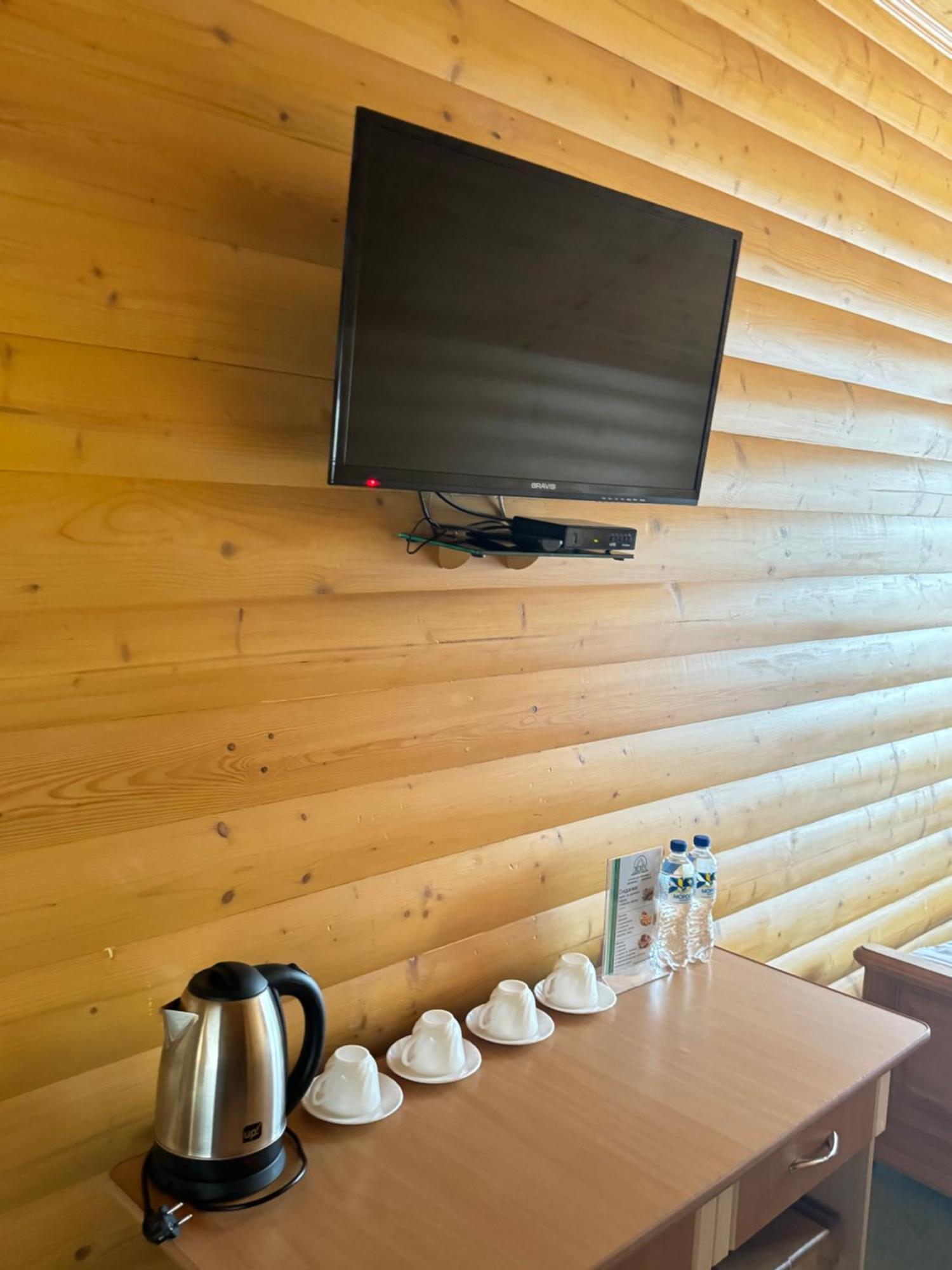Лелеч Hotel Tatariv Kültér fotó