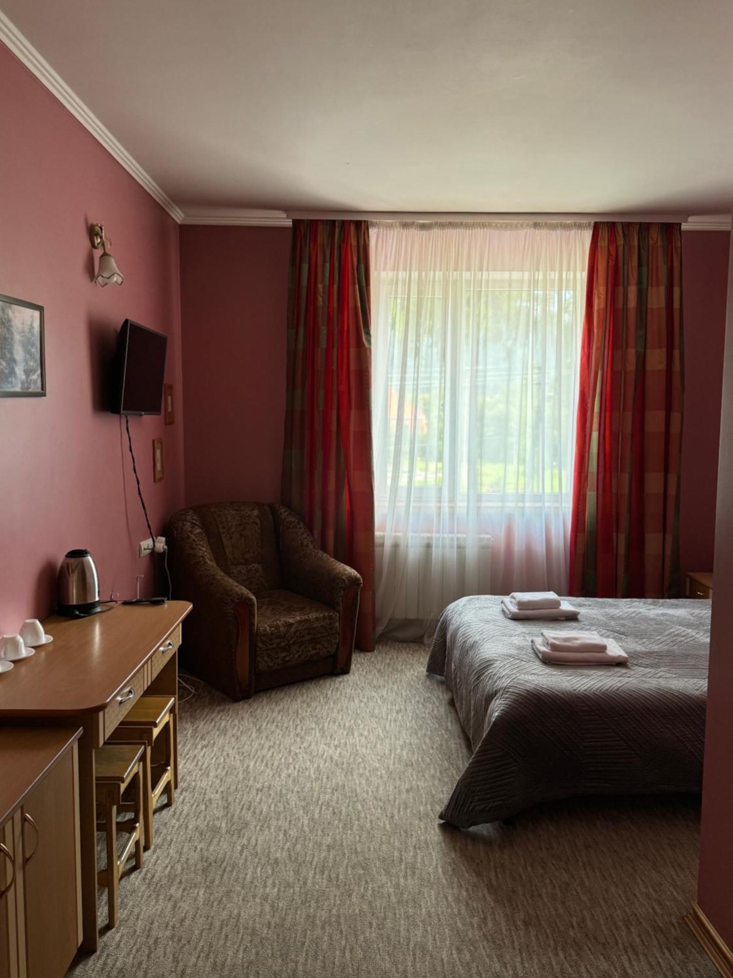 Лелеч Hotel Tatariv Kültér fotó