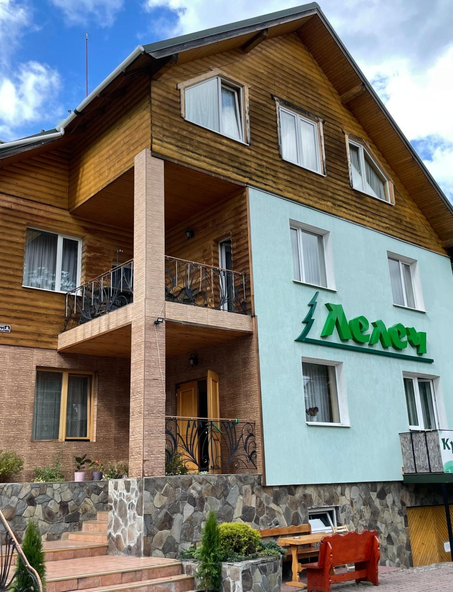 Лелеч Hotel Tatariv Kültér fotó
